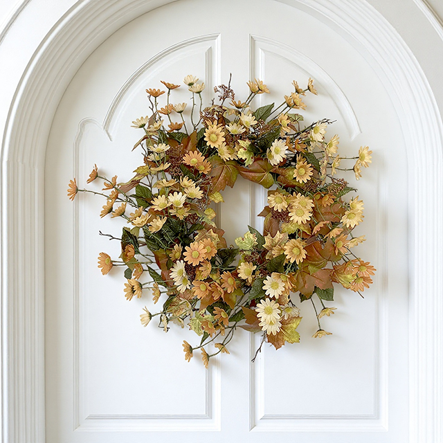 QH256C12005 Daisy Wreath