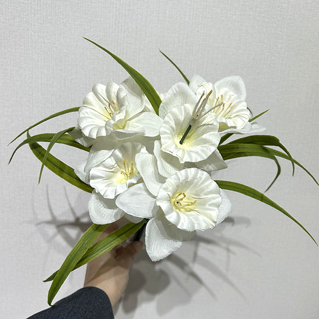 Artificial White Daffodil Bouquet, Pure White with Yellow Center