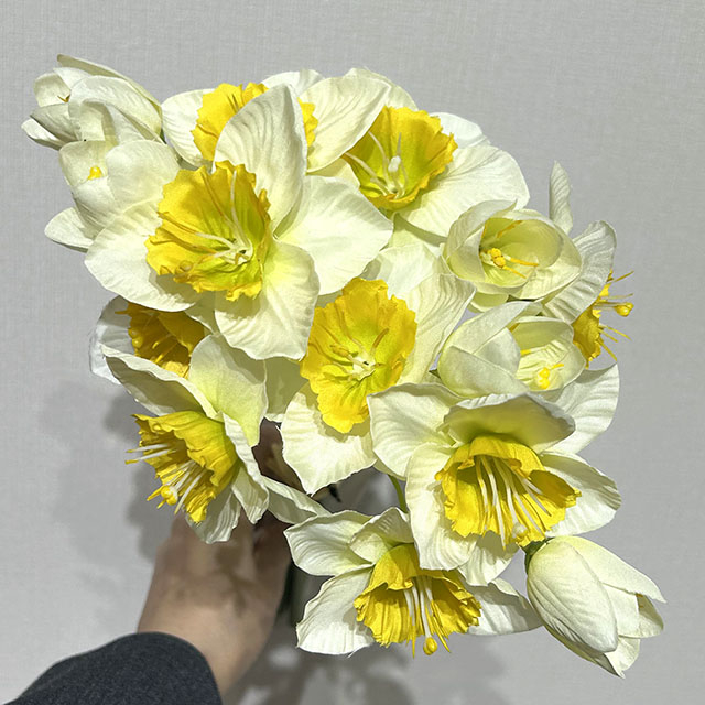 White Petal with Bright Yellow Ruffled Center,Artificial Daffodil Bouquet