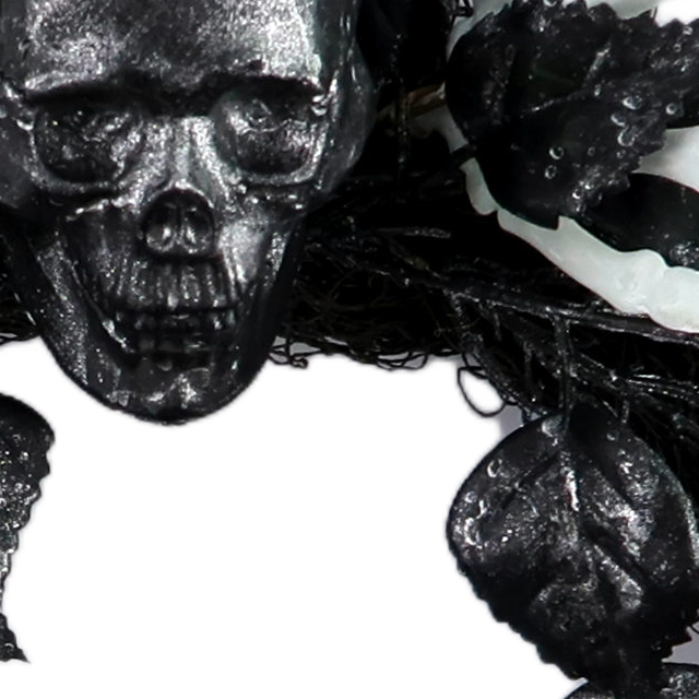 Artificial 24-inch Spooky Halloween Skull Garland